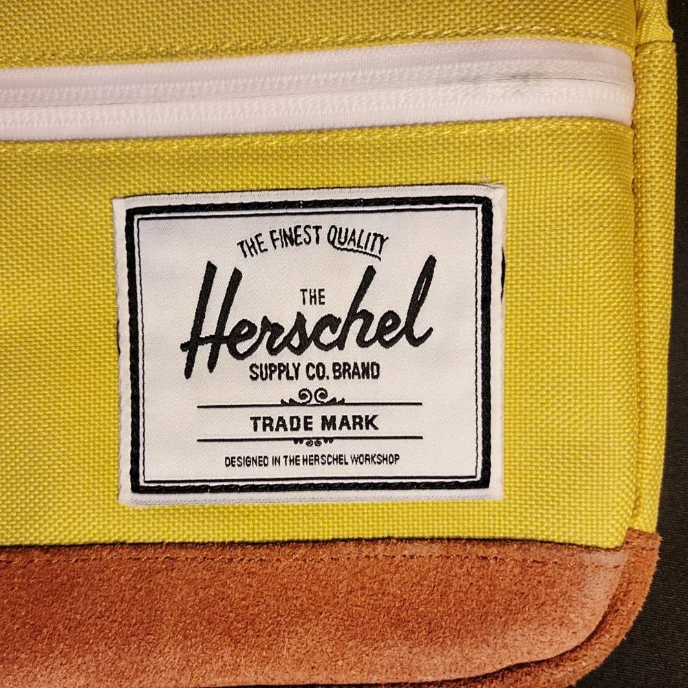 Authentic Herschel Pop Quiz Three-Pocket Tablet Sleeve, EUC - extremely rare